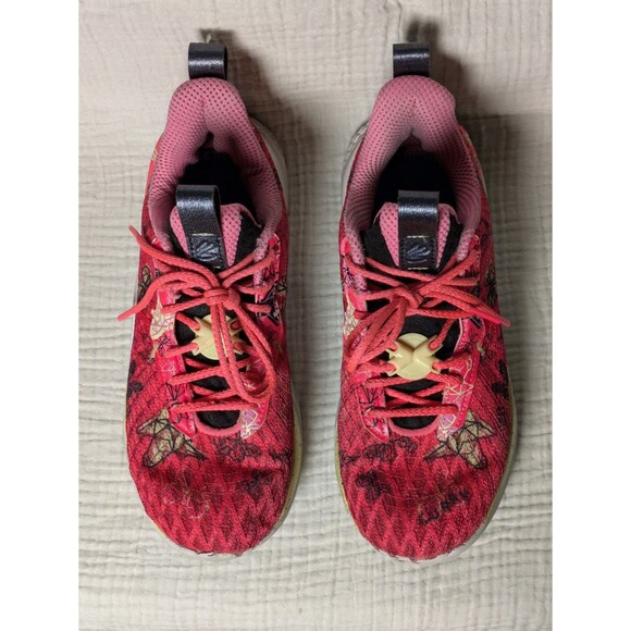 W9.5 / M8 - Under Armour Curry Flow 10 Unicorn & Butterfly Pink Black Shoes - Picture 3 of 10